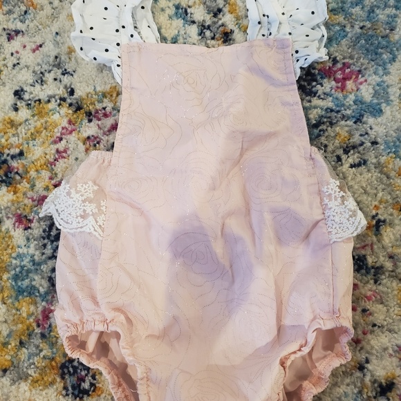 Set of 4, baby girl ruffle rompers - Picture 4 of 8